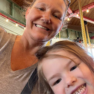 Meet your Posher, Lori